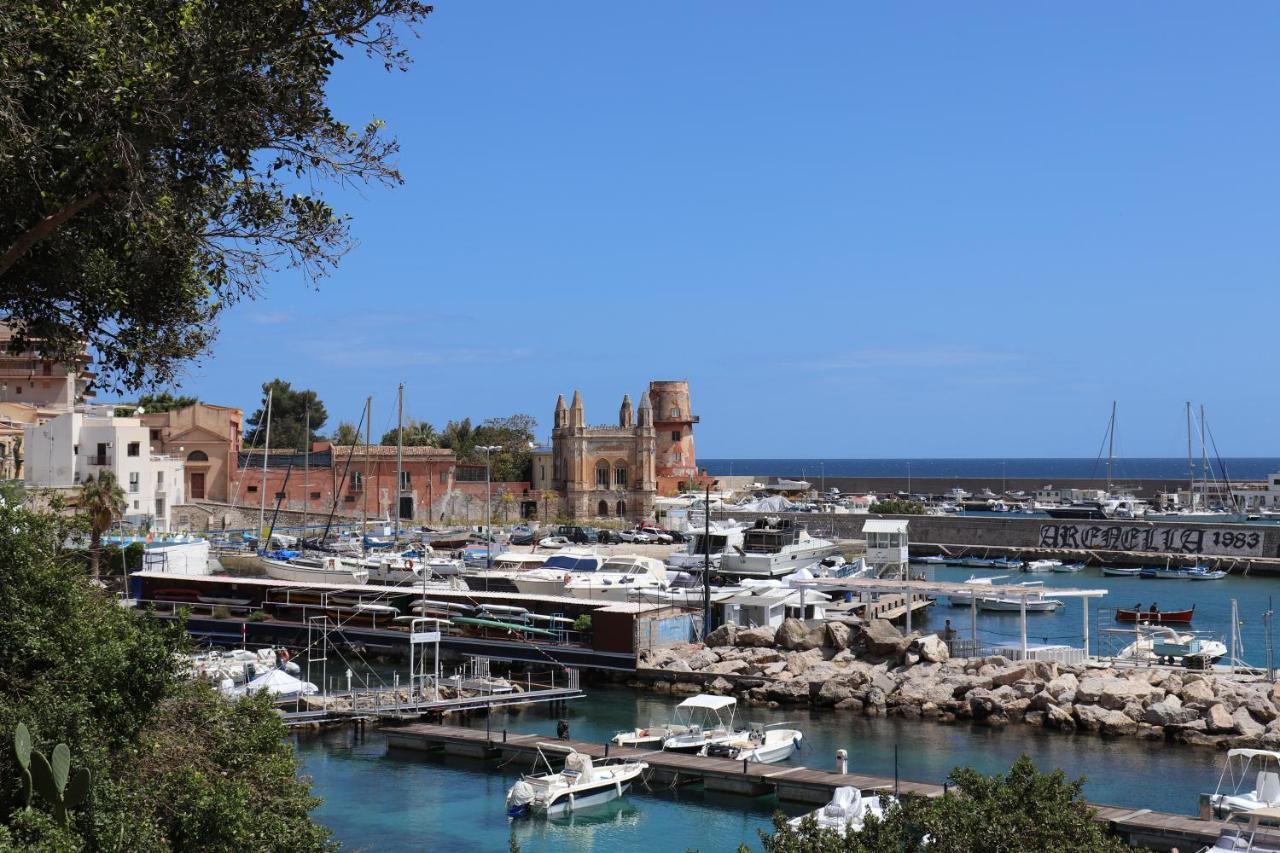Casa De Paoli - Vista Mare Arenella, Palermo Con Parcheggio Privato Apartment ภายนอก รูปภาพ